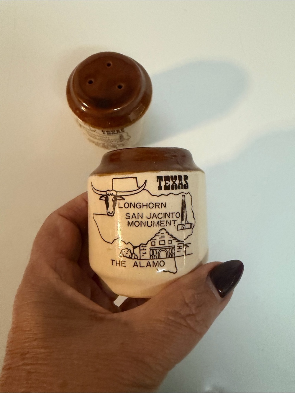 Vintage Texas Souvenir Salt Pepper Shakers Alamo Longhorn San Jacinto Ceramic - Picture 3 of 8